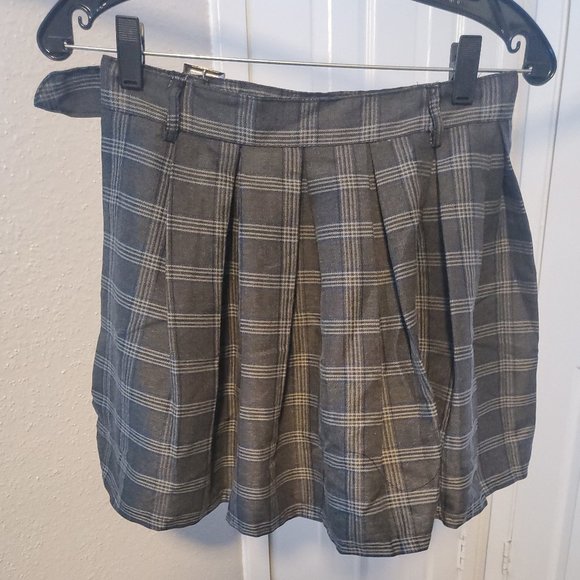 Plaid Pleated Belt overskirt - Picture 3 of 10